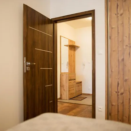 아파트 Skalnicka - *